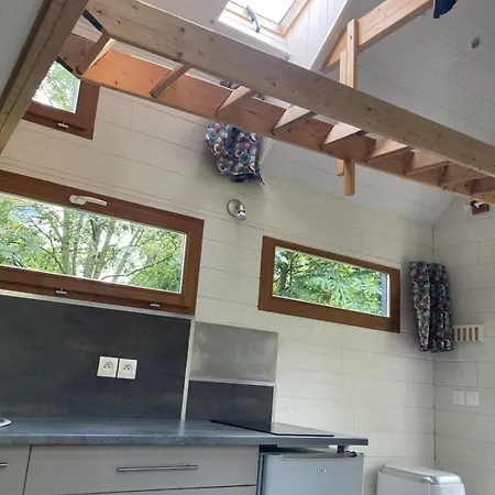 別荘 Tiny House Insolite Avec Escape Game Chanzeaux