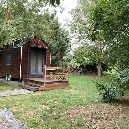 別荘 Tiny House Insolite Avec Escape Game Chanzeaux