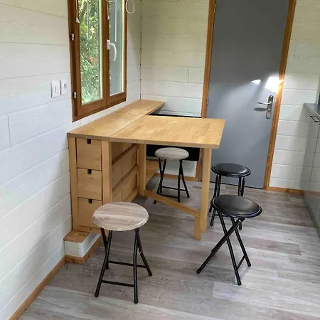 別荘 Tiny House Insolite Avec Escape Game Chanzeaux