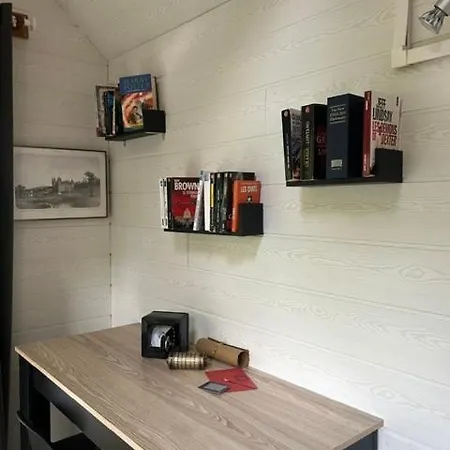 Tiny House Insolite Avec Escape Game 別荘 Chanzeaux