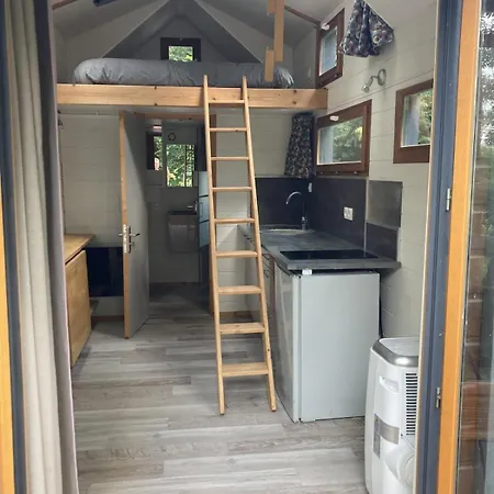 別荘 Tiny House Insolite Avec Escape Game Chanzeaux